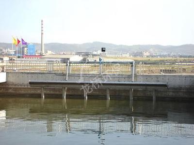 XBS Revolving water decanter